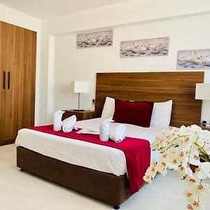 Eleonora 2*, Ларнака Кипр