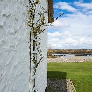  Vakantiehuis Dunguaire Thatched Ierland