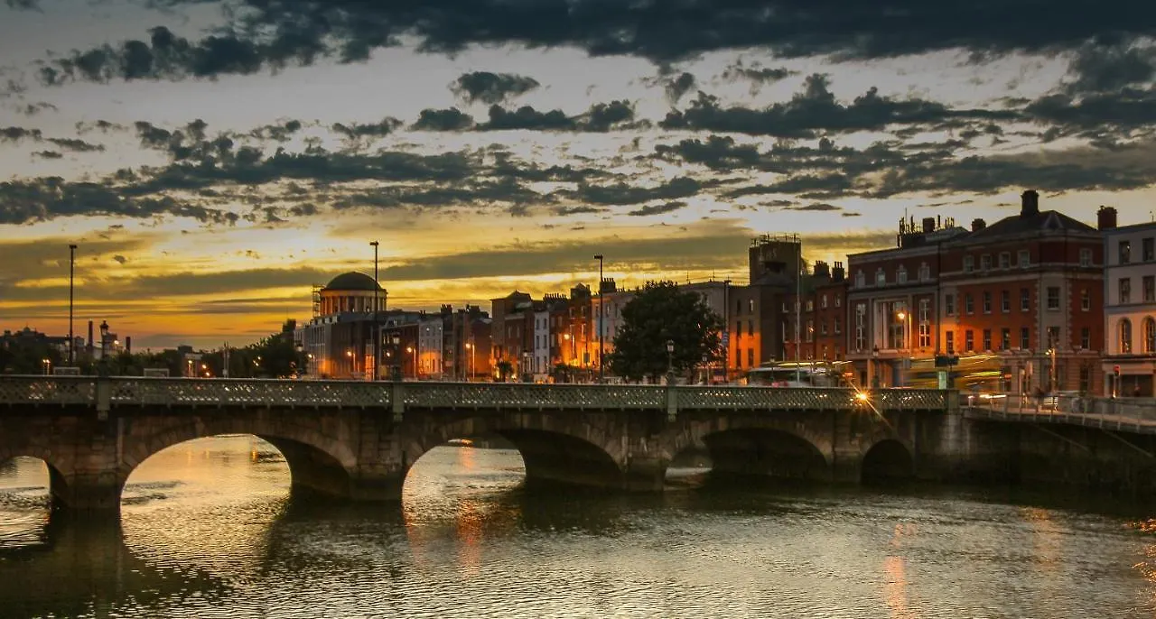The Alex Hotel Dublin 4*,